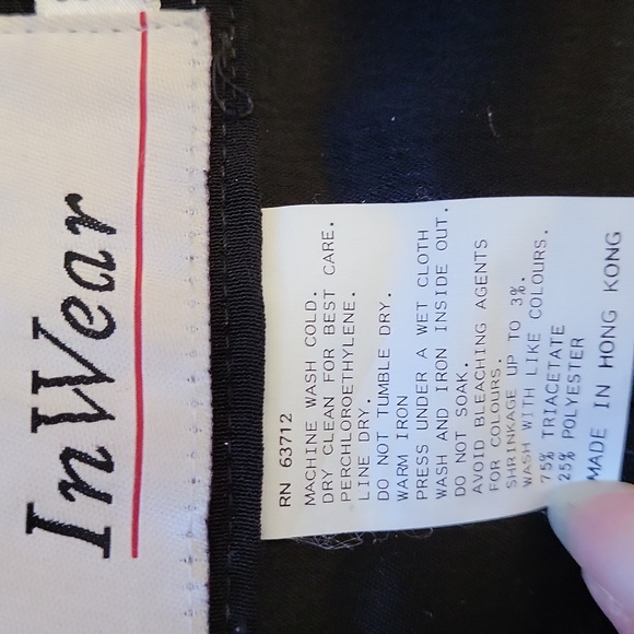 Tuxedo Style Tailored Suit 4/6 - Picture 9 of 11